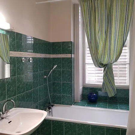 Апартаменты : T2 Calme, Animaux Admis, Balcon - Fr-1-555-83