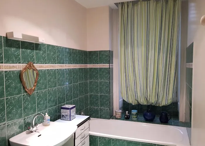 : T2 Calme, Animaux Admis, Balcon - Fr-1-555-83